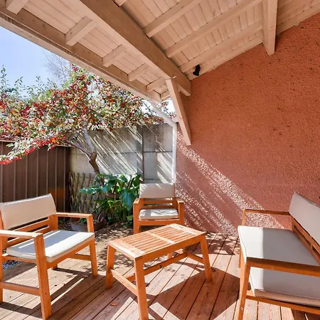 950m De La - Maison Pour 10 Avec Piscine