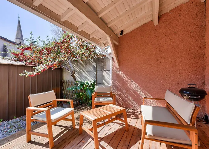 950m De La - Maison Pour 10 Avec Piscine