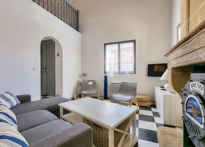 950m De La - Maison Pour 10 Avec Piscine *