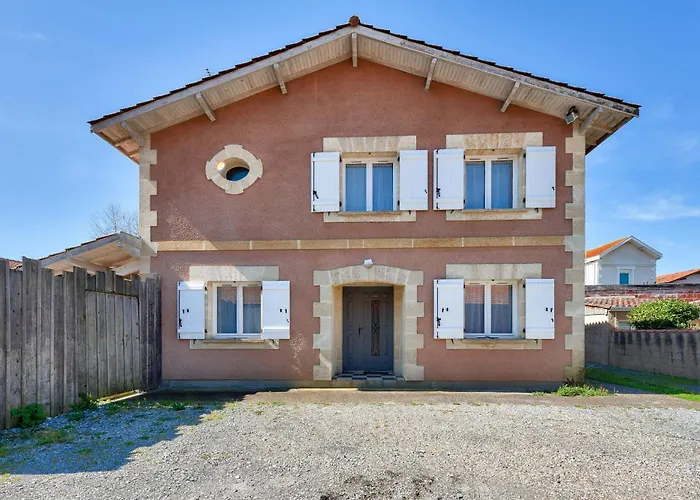 Сasa de vacaciones 950m De La - Maison Pour 10 Avec Piscine *