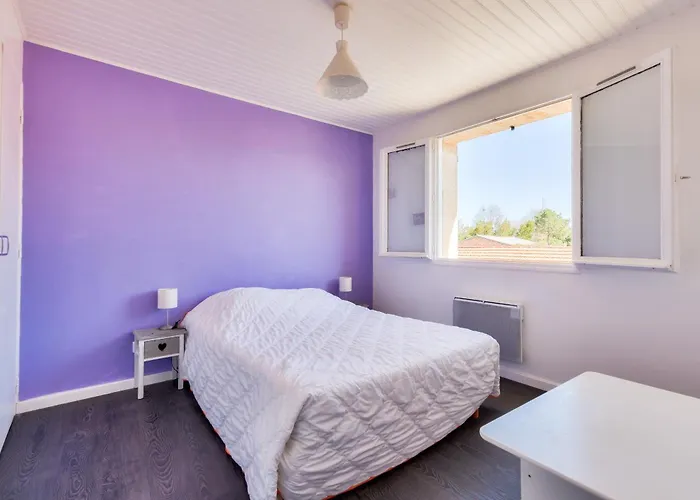 950m De La - Maison Pour 10 Avec Piscine Сasa de vacaciones Ares