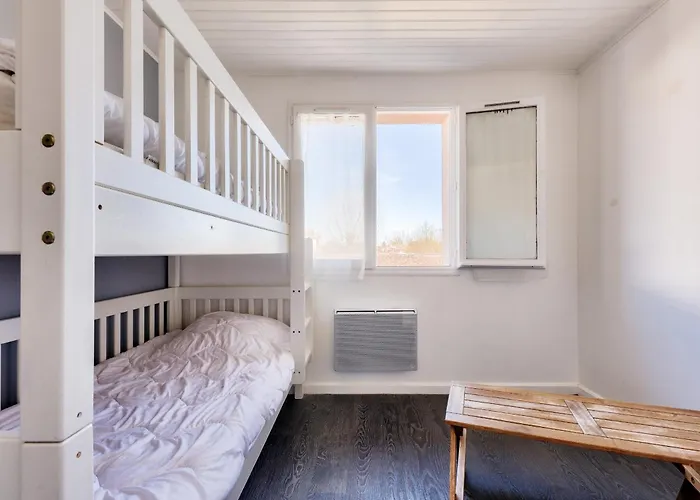 950m De La - Maison Pour 10 Avec Piscine Сasa de vacaciones Ares